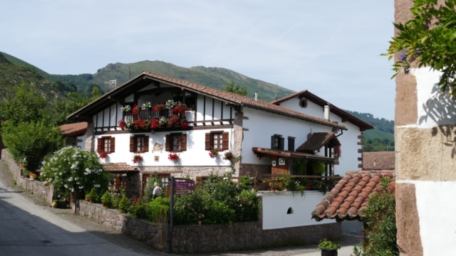 Village Navarrais, Navarre, Pays Basque, coupdecoeurbasque, Zugarramurdi